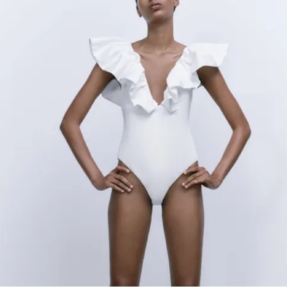 Zara Blogger Fave White Ruffle Fitted Bodysuit NWT